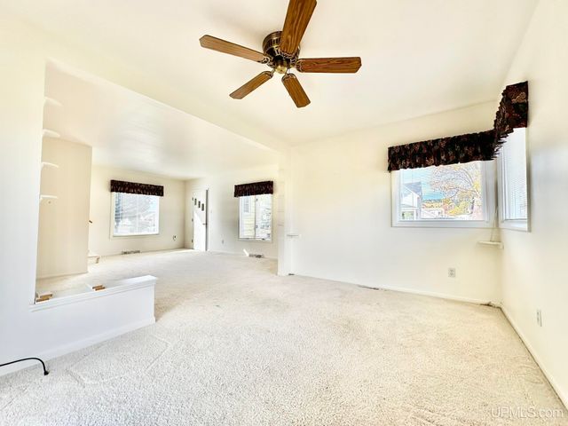 621 W C Street, Iron Mountain, MI 49801