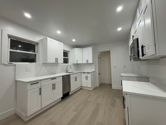 25 Deforest Avenue, Bridgeport, CT 06607