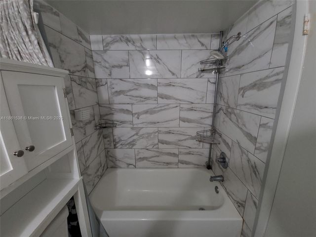 661 N University Dr 1-302, Pembroke Pines, FL 33024