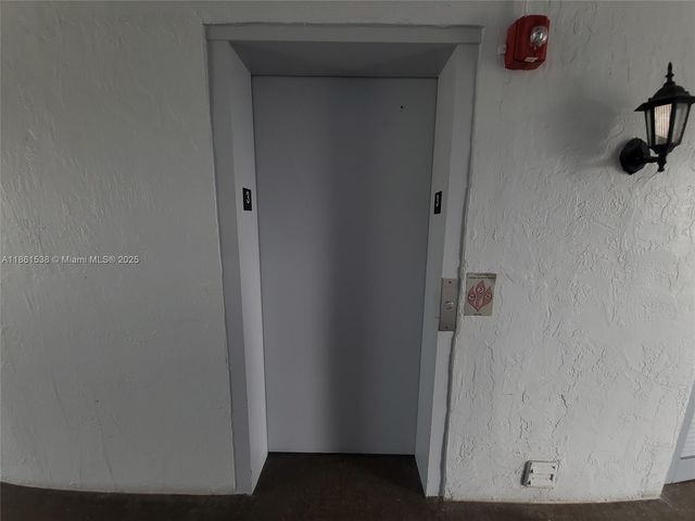 661 N University Dr 1-302, Pembroke Pines, FL 33024