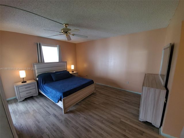 661 N University Dr 1-302, Pembroke Pines, FL 33024