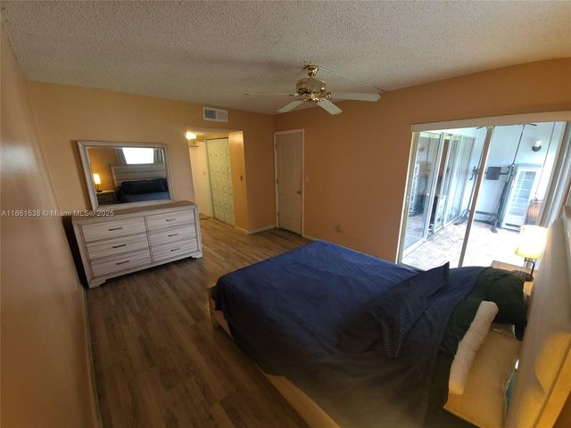 661 N University Dr 1-302, Pembroke Pines, FL 33024