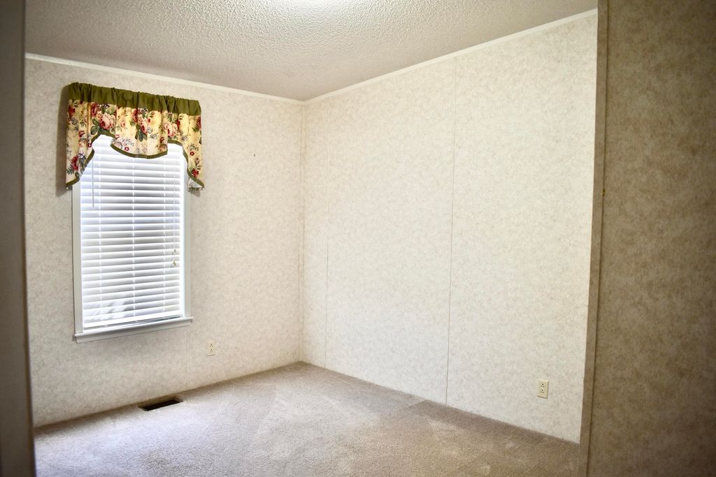 Image 28 of property listing at 1135 Birch Drive, Summerton, SC 29148