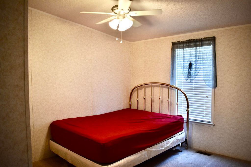 Image 30 of property listing at 1135 Birch Drive, Summerton, SC 29148