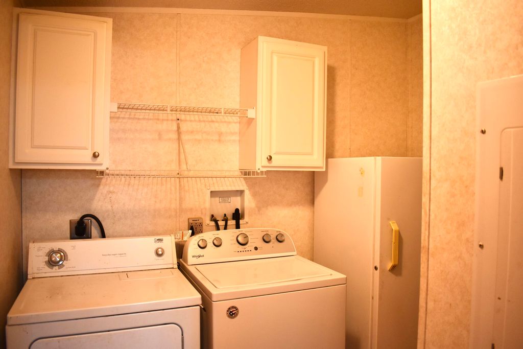 Image 35 of property listing at 1135 Birch Drive, Summerton, SC 29148