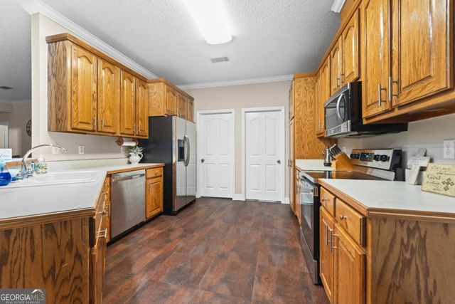 2784 Autumn Ridge Lane, Waycross, GA 31501