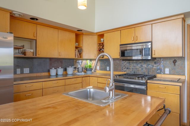 2435 Paradise Place, Homer, AK 99603