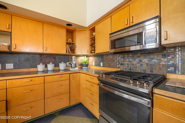2435 Paradise Place, Homer, AK 99603