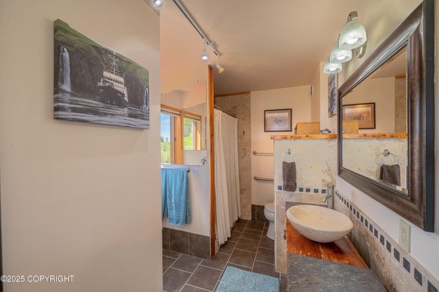 2435 Paradise Place, Homer, AK 99603