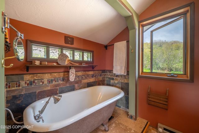2435 Paradise Place, Homer, AK 99603