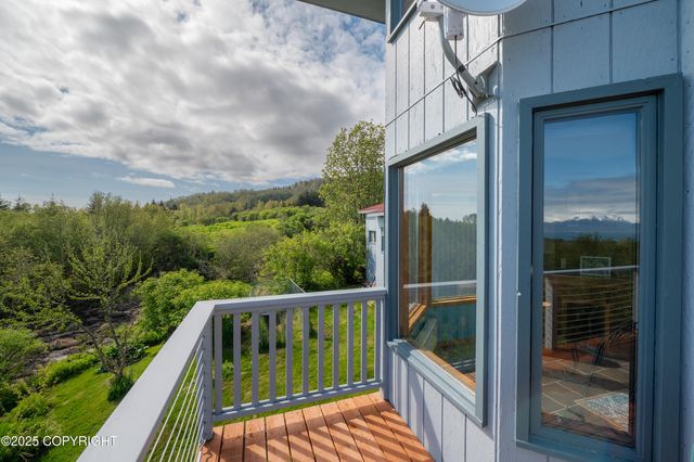2435 Paradise Place, Homer, AK 99603