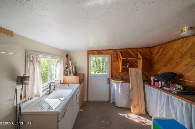 2435 Paradise Place, Homer, AK 99603