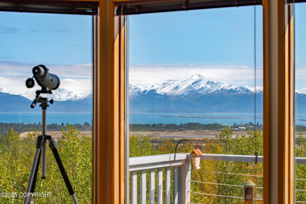2435 Paradise Place, Homer, AK 99603