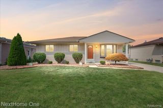 18747 Rosegarden Street, Roseville, MI 48066