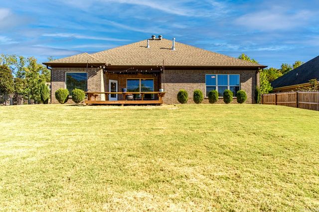 18925 Lochridge Drive, Little Rock, AR 72210