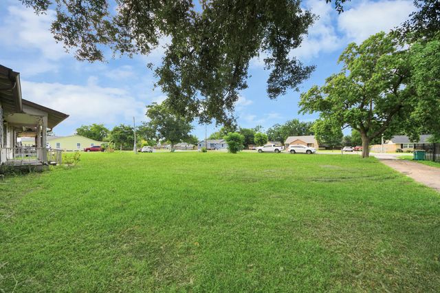 535 Pampa Street, Pasadena, TX 77504