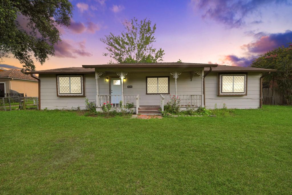 535 Pampa Street, Pasadena, TX 77504