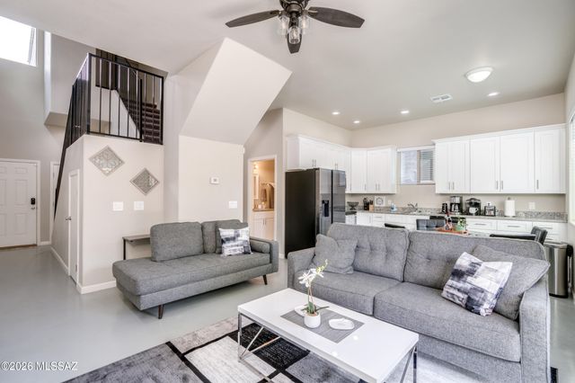 168 E Stone Court, Tucson, AZ 85705