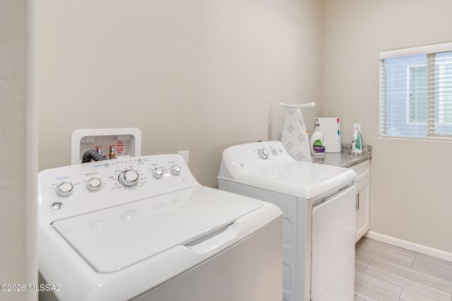 168 E Stone Court, Tucson, AZ 85705