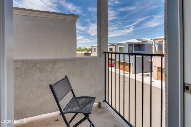 168 E Stone Court, Tucson, AZ 85705