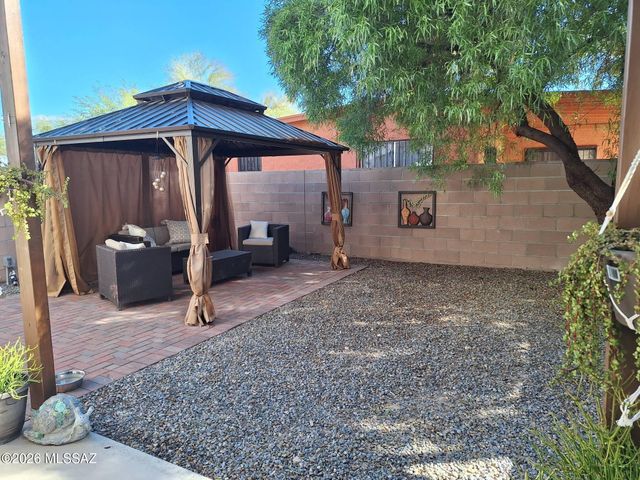 168 E Stone Court, Tucson, AZ 85705