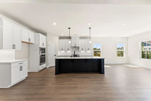 8008 Lotus Dr, Myrtle Beach, SC 29579