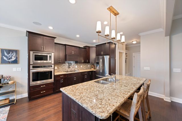 730 Dallas Ct, Murfreesboro, TN 37130