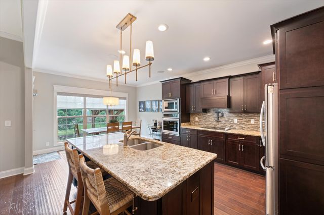730 Dallas Ct, Murfreesboro, TN 37130