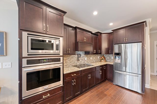 730 Dallas Ct, Murfreesboro, TN 37130