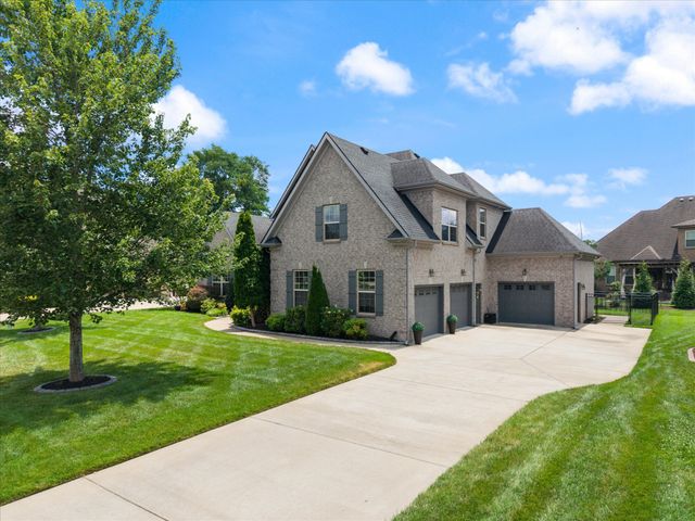 730 Dallas Ct, Murfreesboro, TN 37130