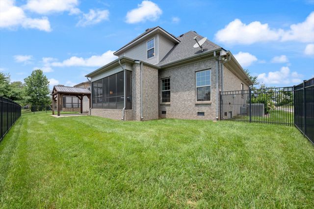 730 Dallas Ct, Murfreesboro, TN 37130
