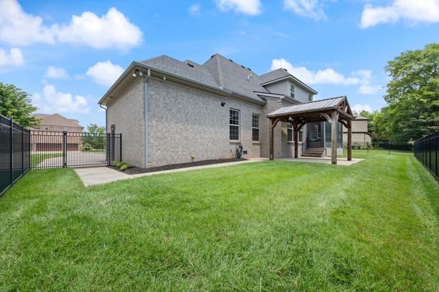 730 Dallas Ct, Murfreesboro, TN 37130