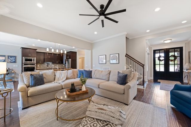 730 Dallas Ct, Murfreesboro, TN 37130