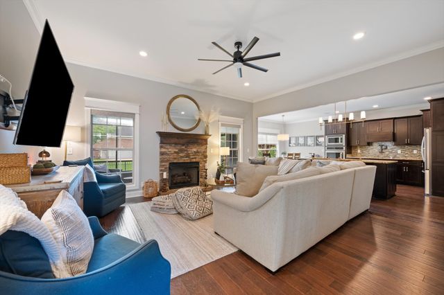 730 Dallas Ct, Murfreesboro, TN 37130