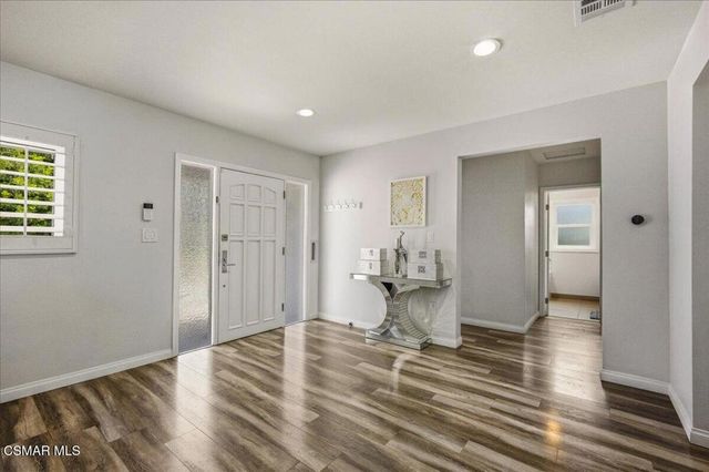19130 Sylvan Street, Tarzana, CA 91335
