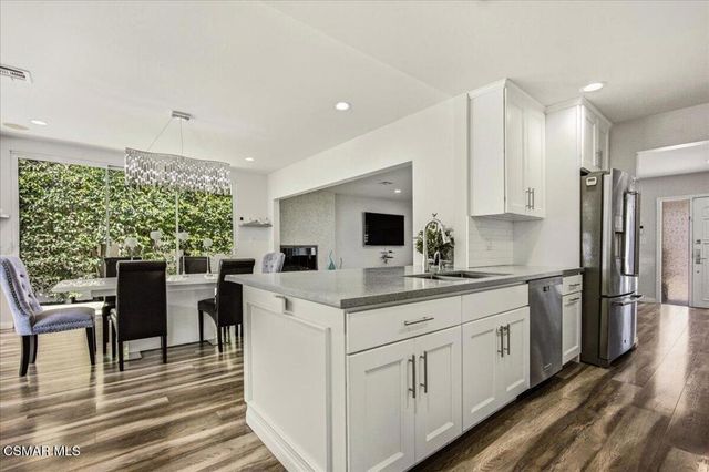 19130 Sylvan Street, Tarzana, CA 91335