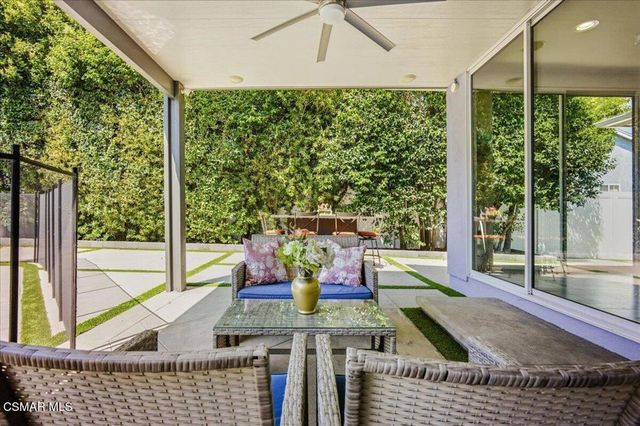 19130 Sylvan Street, Tarzana, CA 91335