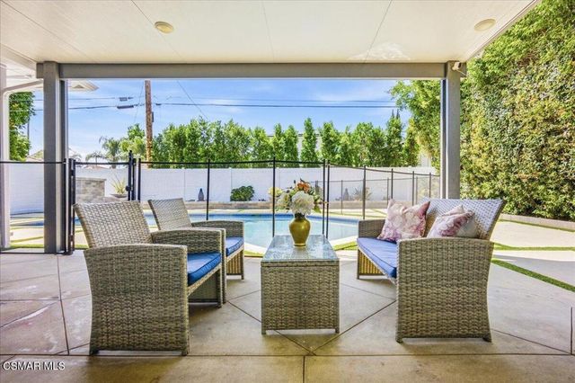 19130 Sylvan Street, Tarzana, CA 91335