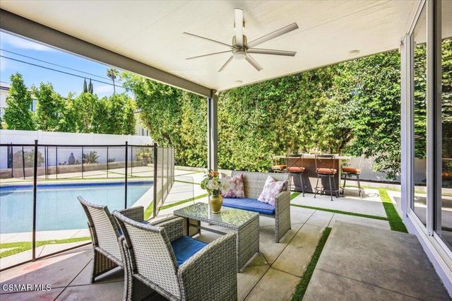 19130 Sylvan Street, Tarzana, CA 91335