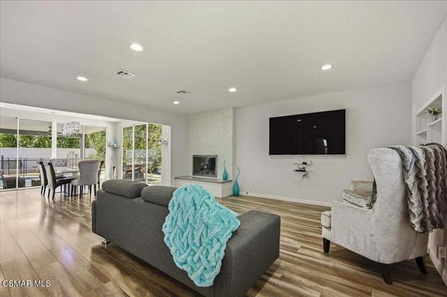 19130 Sylvan Street, Tarzana, CA 91335