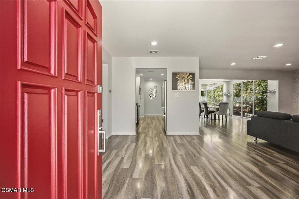19130 Sylvan Street, Tarzana, CA 91335