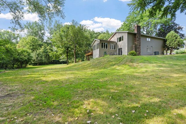 2821 Saddlebrooke Circle, Minnetonka, MN 55305