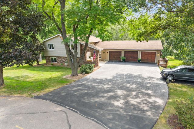 2821 Saddlebrooke Circle, Minnetonka, MN 55305
