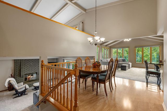 2821 Saddlebrooke Circle, Minnetonka, MN 55305