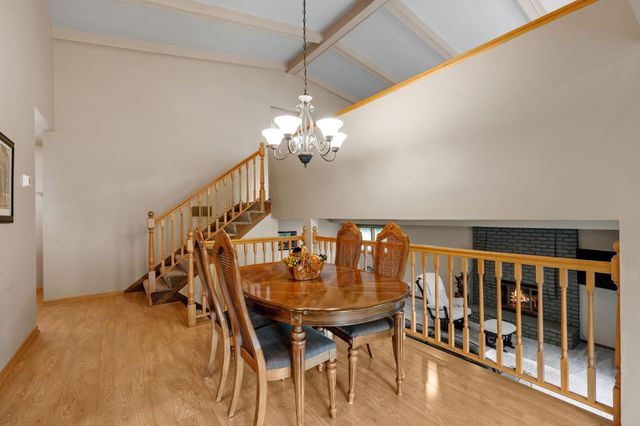2821 Saddlebrooke Circle, Minnetonka, MN 55305