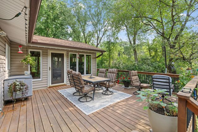 2821 Saddlebrooke Circle, Minnetonka, MN 55305
