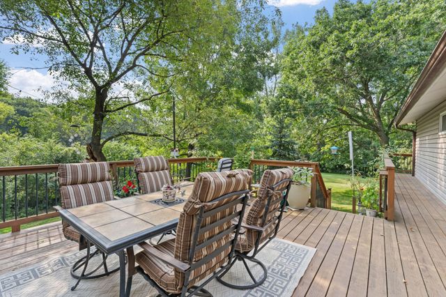 2821 Saddlebrooke Circle, Minnetonka, MN 55305