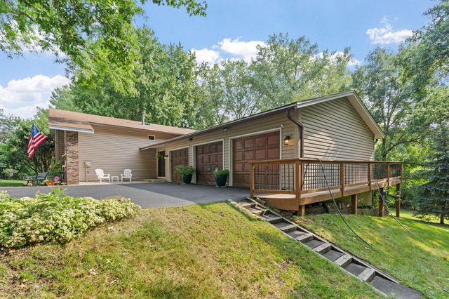 2821 Saddlebrooke Circle, Minnetonka, MN 55305