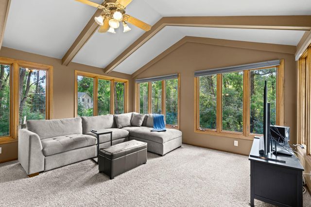 2821 Saddlebrooke Circle, Minnetonka, MN 55305