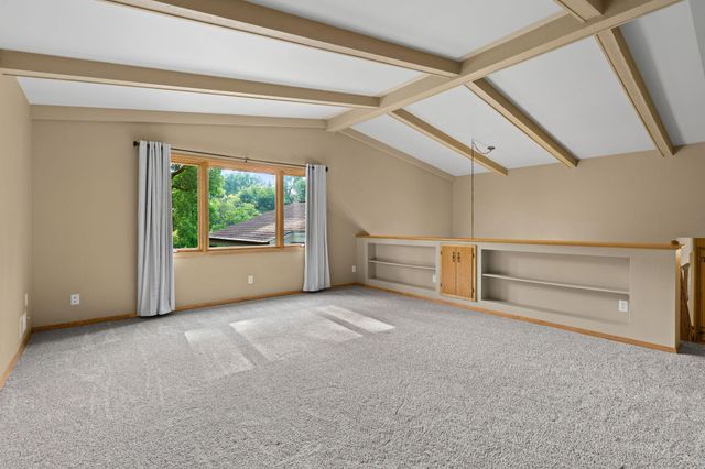 2821 Saddlebrooke Circle, Minnetonka, MN 55305